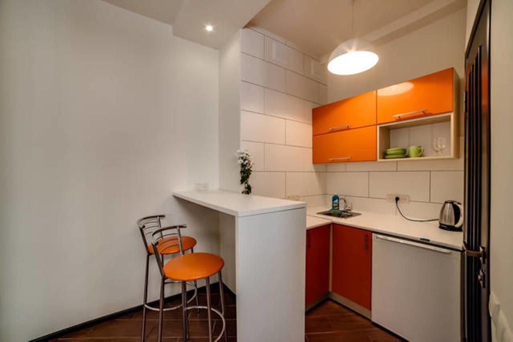 Apartments On Roppoporta 7B Lviv Bagian luar foto