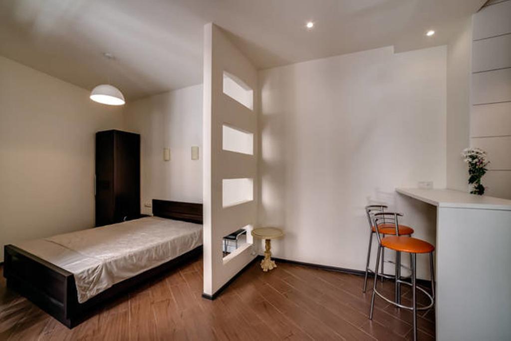 Apartments On Roppoporta 7B Lviv Bagian luar foto